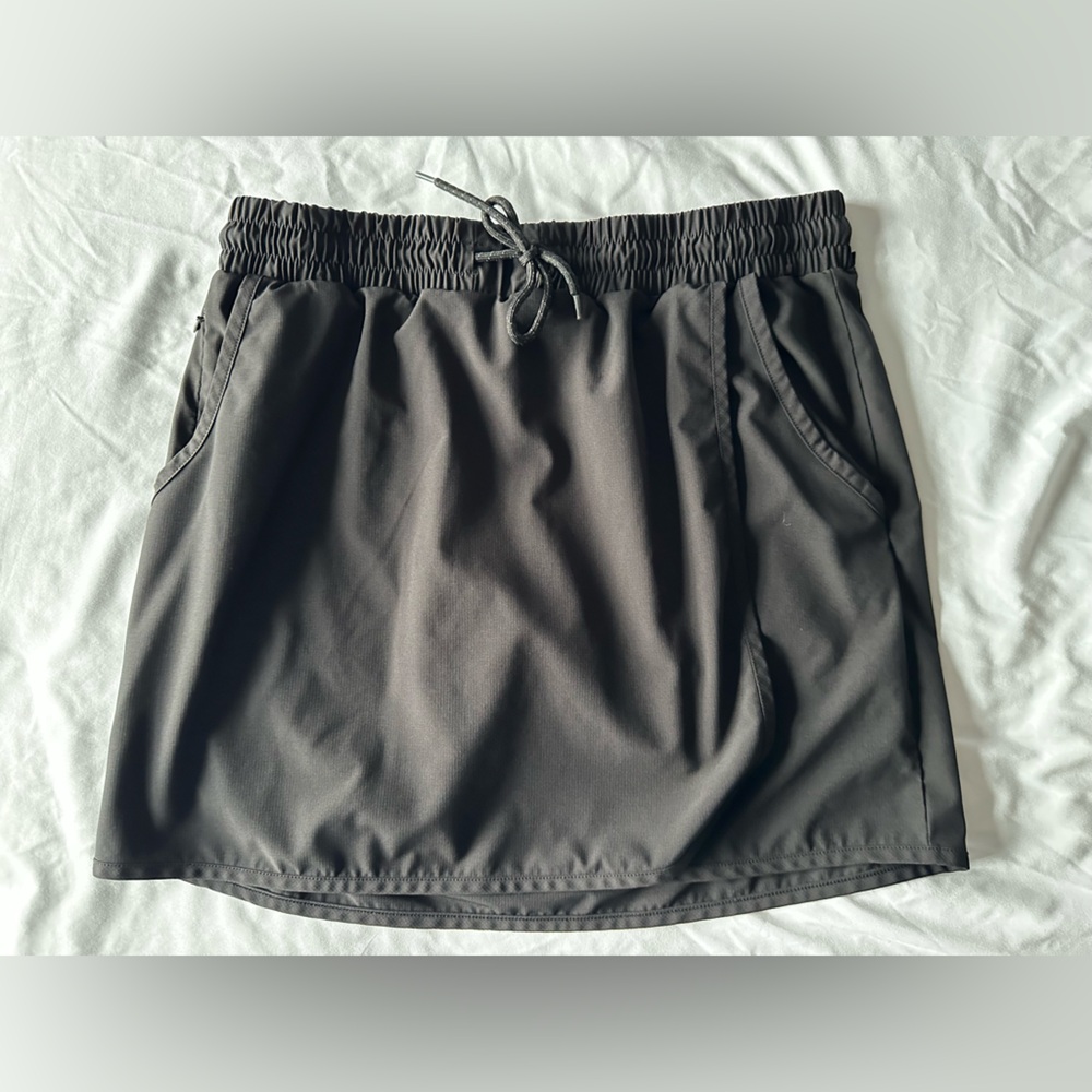 Avalanche Skort Sz Large w/drawstring waist EUC
